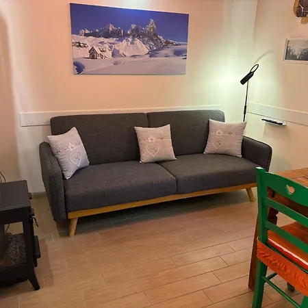 A Casa Di Chicchi شقة أوفندولي